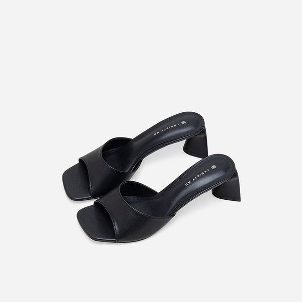 Leila Mules | Christy Ng