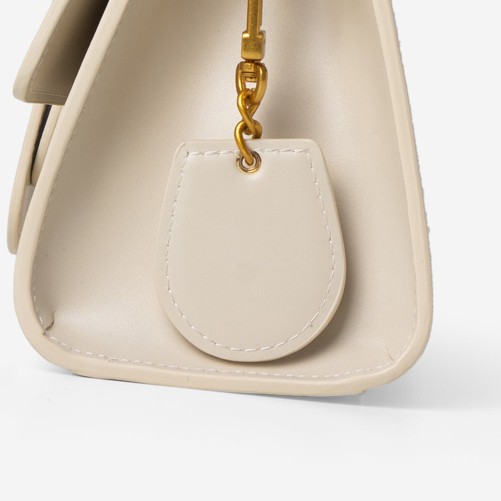 Latte Beige-text