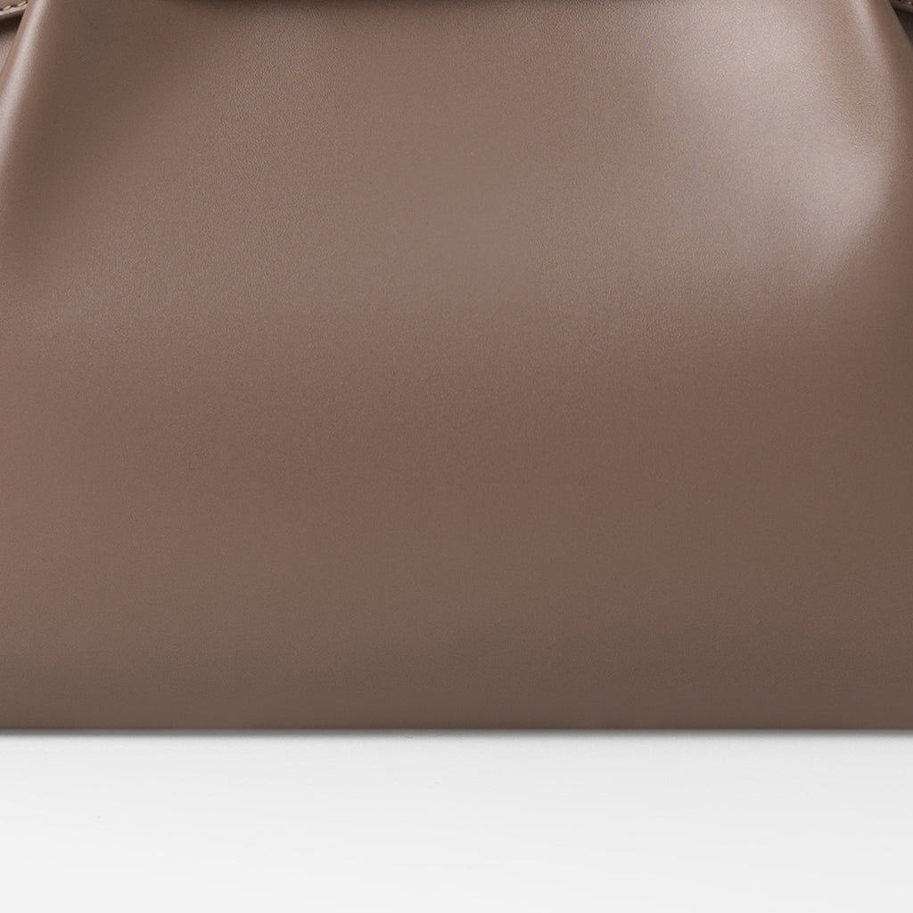 Taupe-text