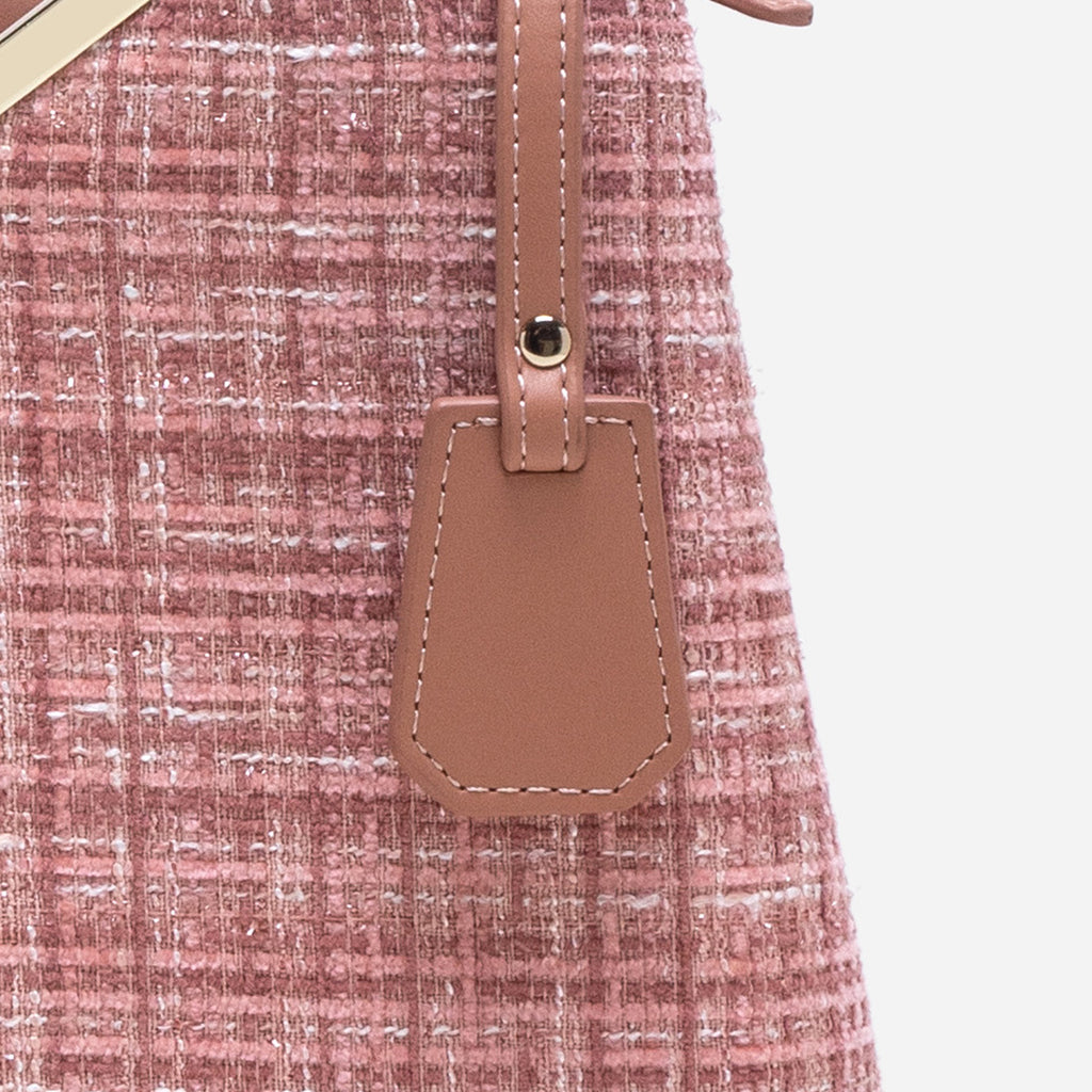 Blush Tweed-text