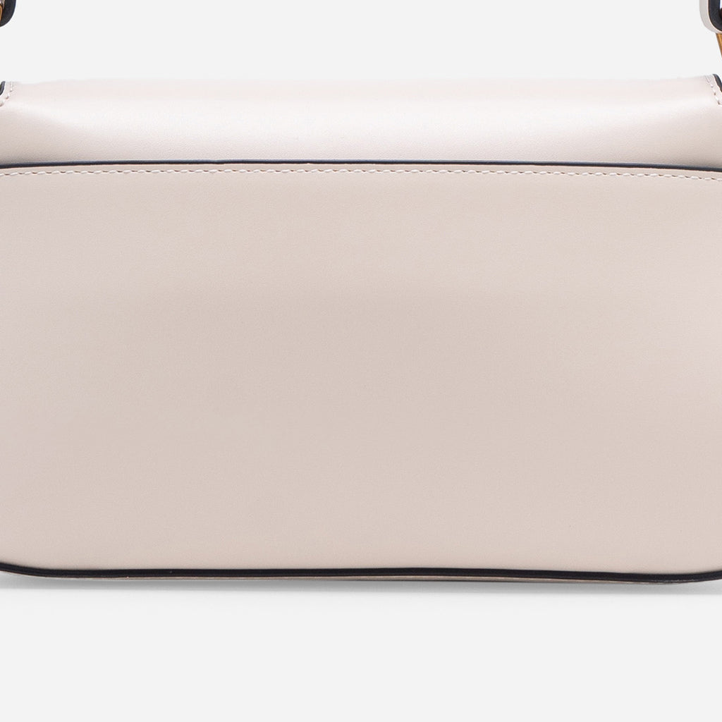 Latte Beige-text
