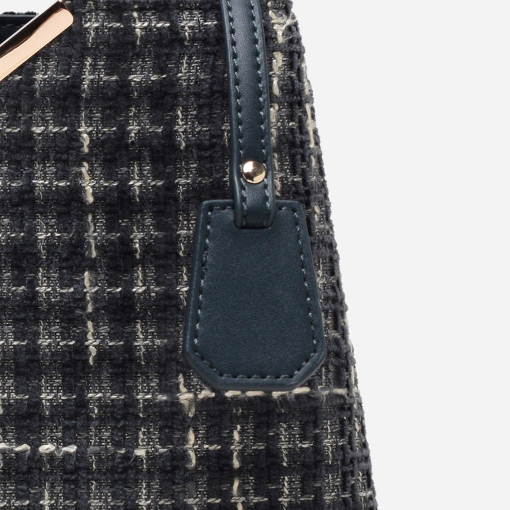 Navy Tweed-text