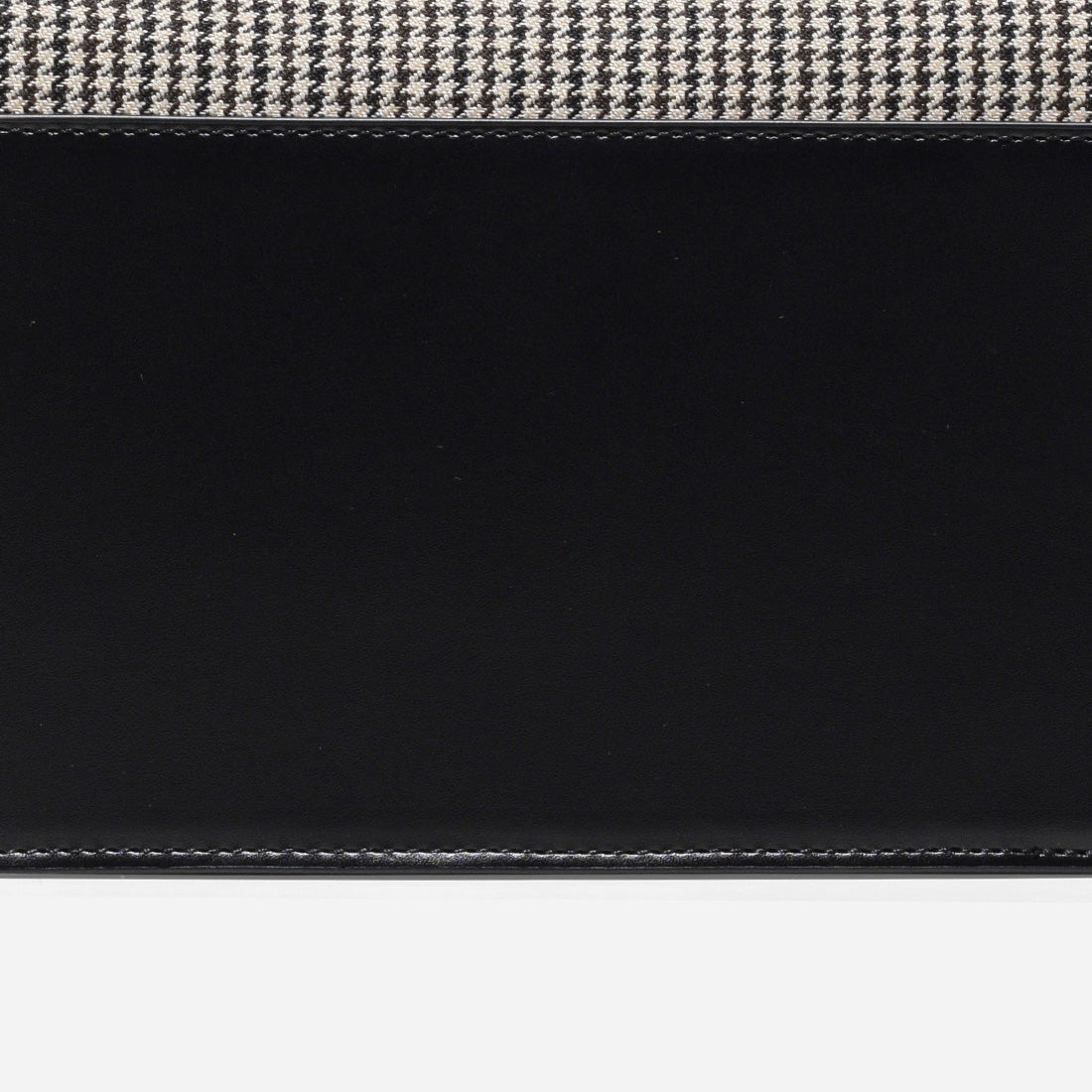 Checker Black-text