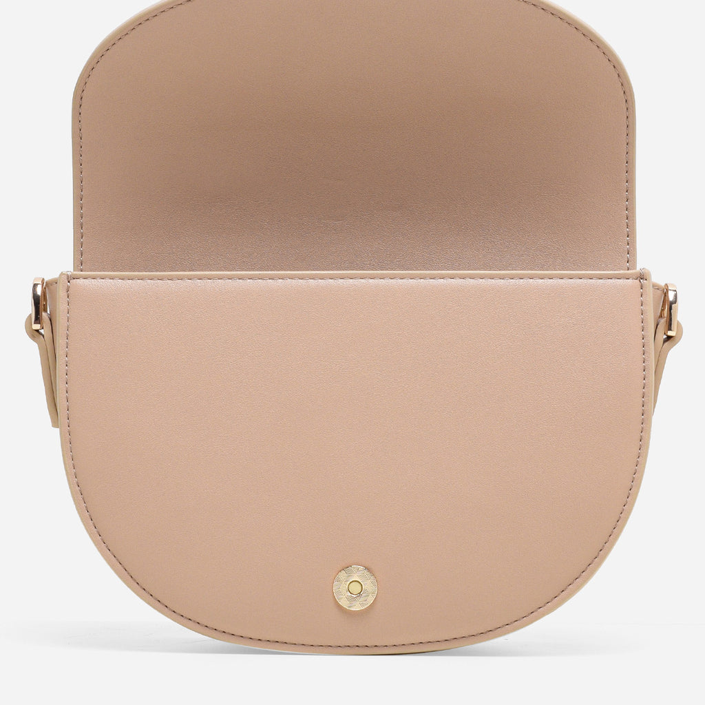 Latte Beige-text